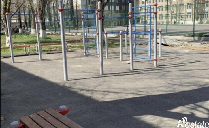 2-комн квартира улица Устарбекова, 12,  д. 12