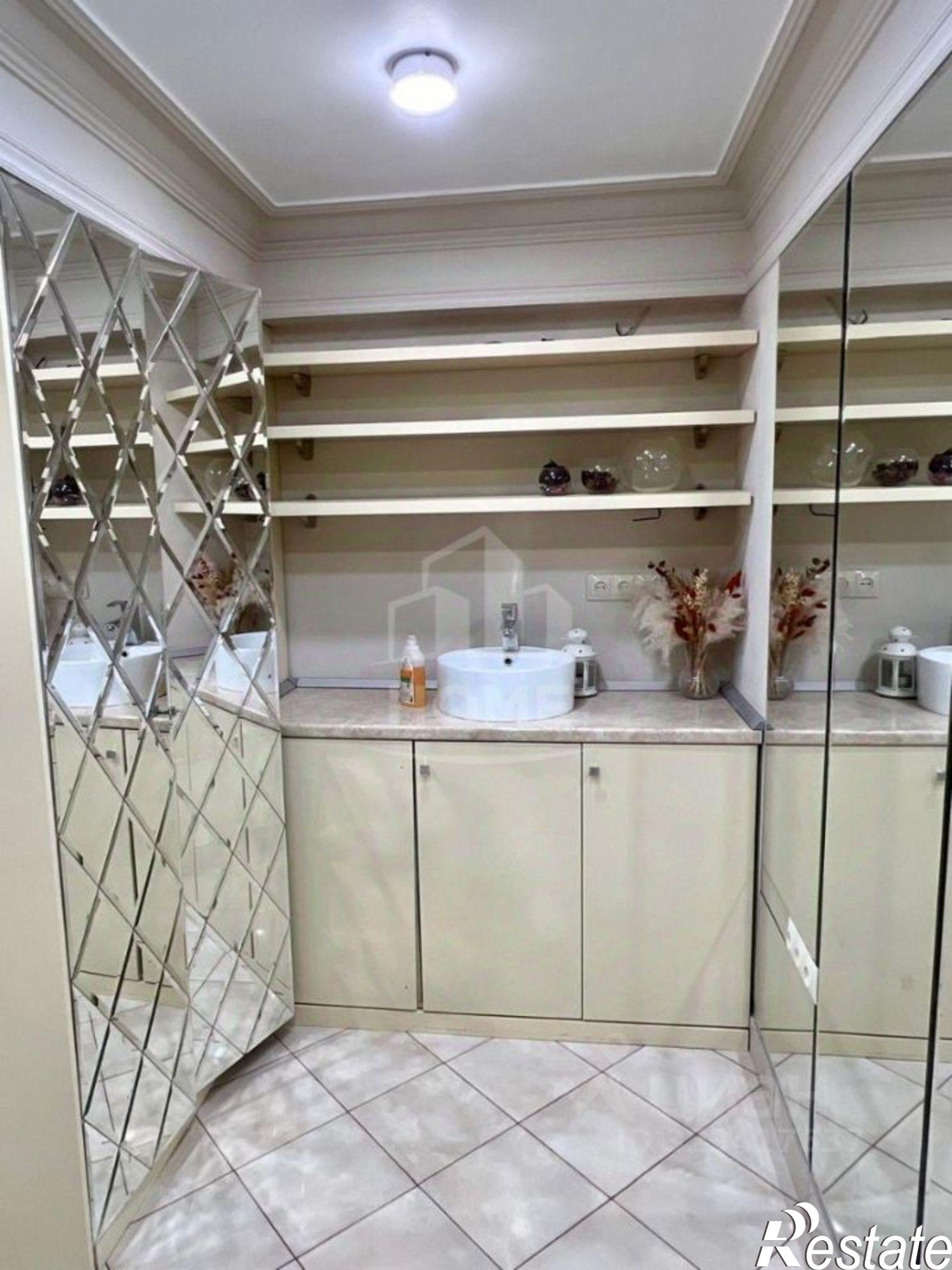 Купить помещение свободного назначения за 4 500 000 рублей на улица Ирчи Казака, 117