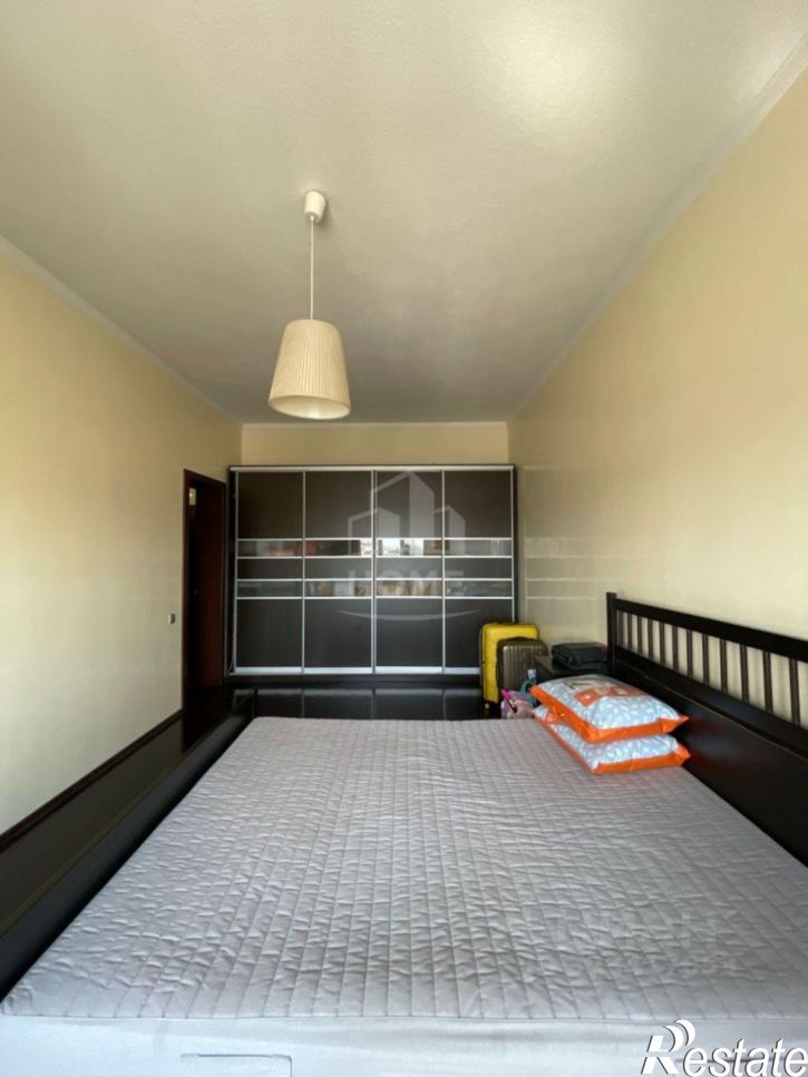 5-комн квартира ул Рустамова, 64,  д. 64