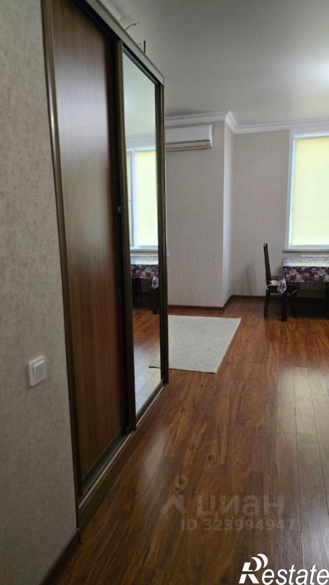 Сдать квартиру за 35 000 рублей на улица Батырая, 136