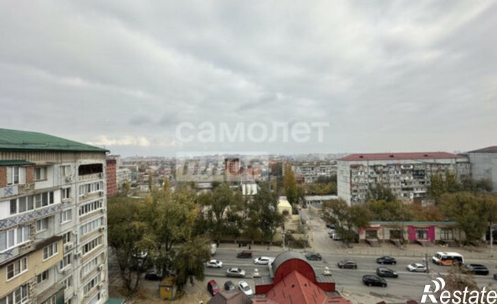 4-комн квартира пр-кт Амет-хана Султана, 10а,  д. 10а