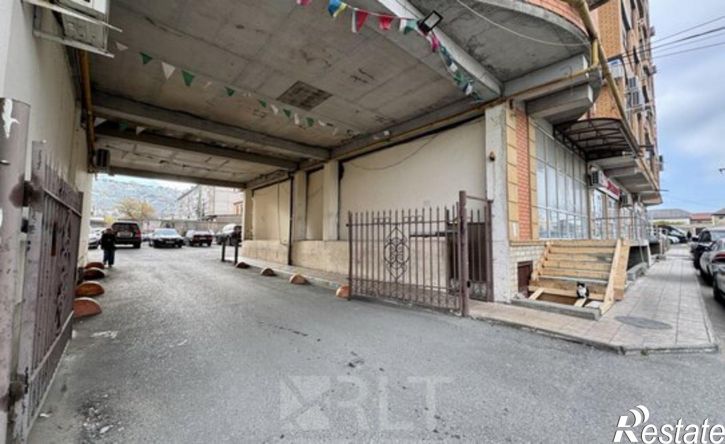 3-комн квартира улица Хизроева, 81,  д. 81