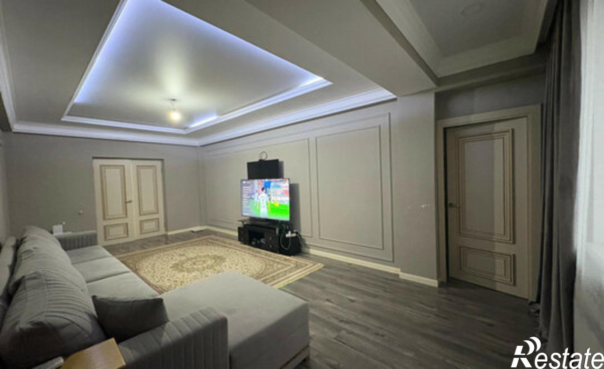 Купить квартиру за 15 000 000 рублей на ул Хивская, 7