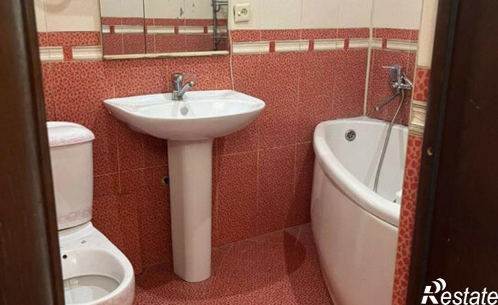 3-комн квартира пр-кт Али-Гаджи Акушинского, 94Г,  д. 94Г