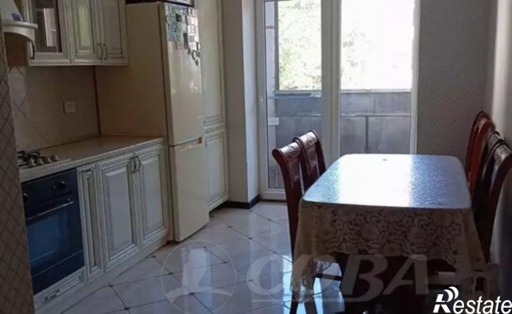 4-комн квартира улица Магомета Гаджиева, 204,  д. 204