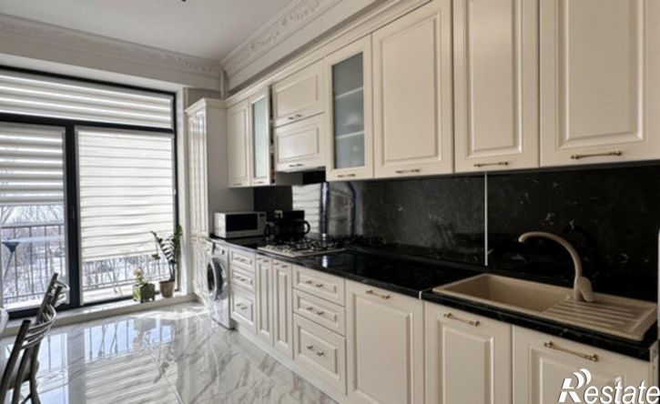 2-комн квартира пр-кт Петра 1, 85,  д. 85
