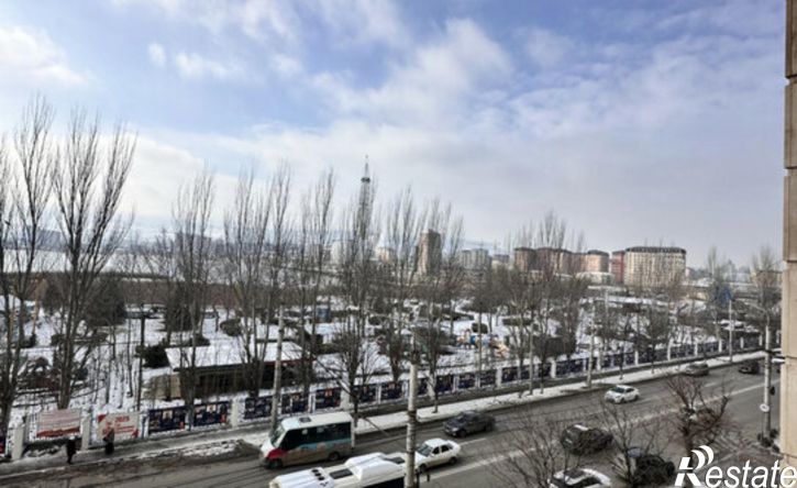 2-комн квартира пр-кт Петра 1, 85,  д. 85