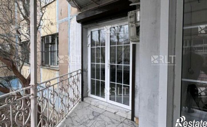 4-комн квартира пр-кт Амет-хана Султана, 2Л,  д. 2Л