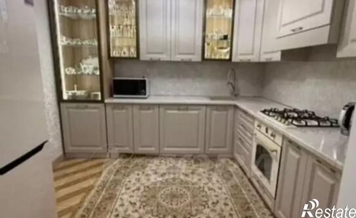 5-комн квартира улица Гагарина, 84,  д. 84