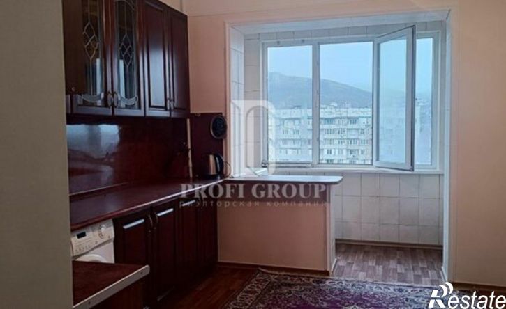 4-комн квартира улица Гаджи Алибегова, 48,  д. 48