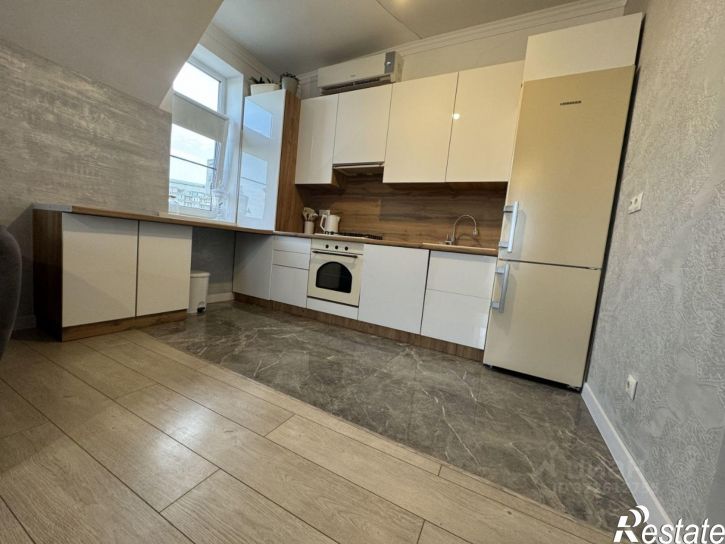 5-комн квартира улица Крылова, 20,  д. 20