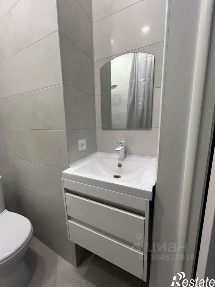 2-комн квартира улица Крылова, 3Д,  д. 3Д