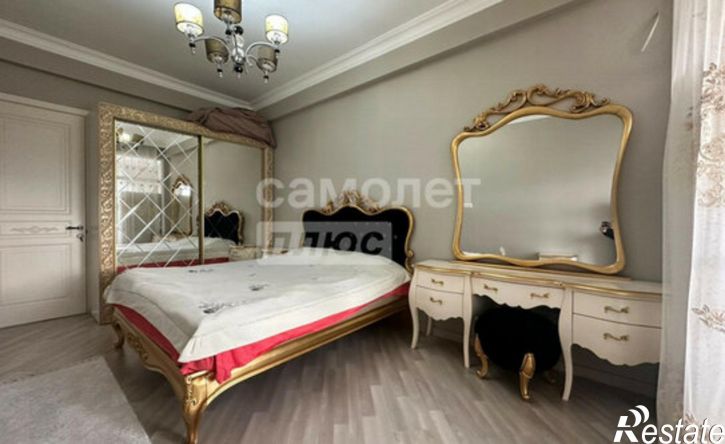 3-комн квартира улица Лаптиева, 12,  д. 12