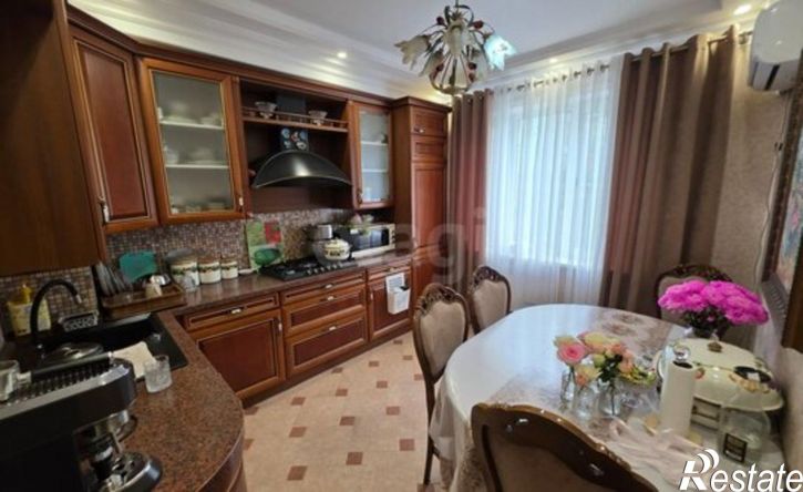 4-комн квартира улица Абдулхакима Исмаилова, 39В,  д. 39В