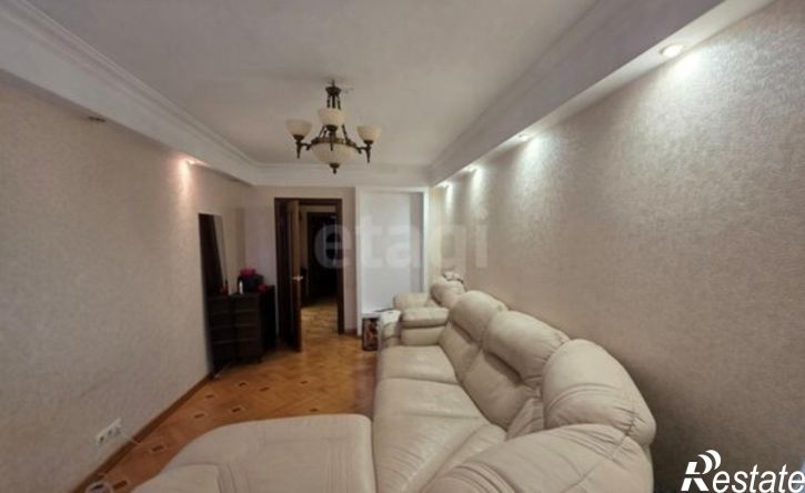 4-комн квартира улица Абдулхакима Исмаилова, 39В,  д. 39В