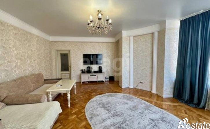 3-комн квартира ул Устарбекова, 6,  д. 6