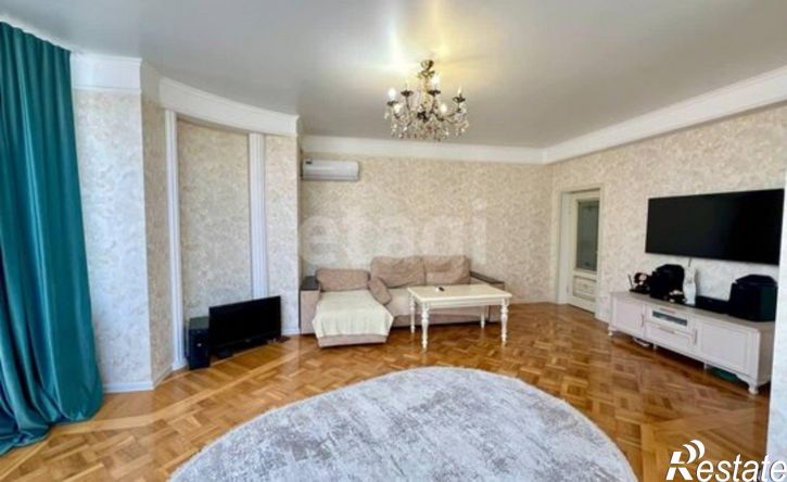 3-комн квартира ул Устарбекова, 6,  д. 6