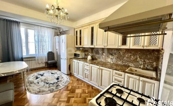 3-комн квартира ул Устарбекова, 6,  д. 6