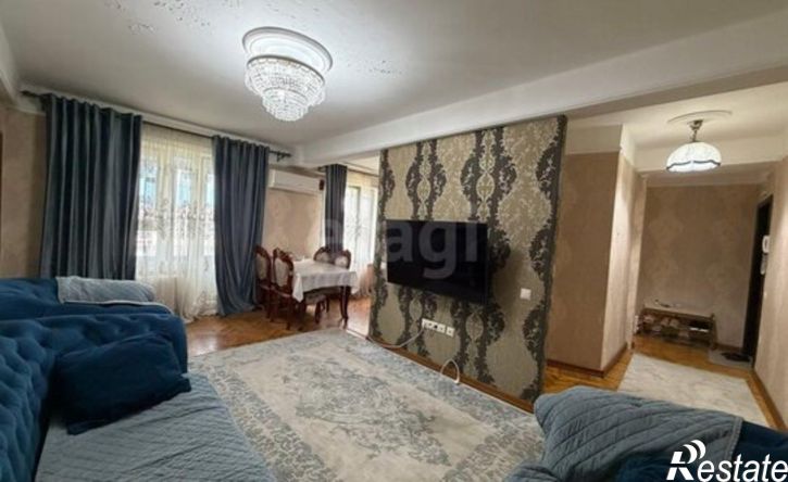 3-комн квартира ул Ирчи Казака, 118,  д. 118