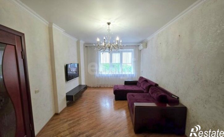3-комн квартира улица Абдулхакима Исмаилова, 35Б,  д. 35Б