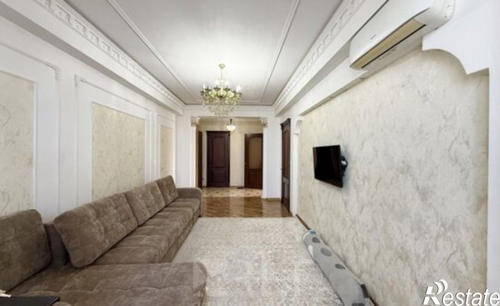 3-комн квартира улица Митарова, 3,  д. 3