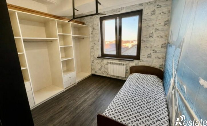 4-комн квартира улица Энергетиков, 49,  д. 49