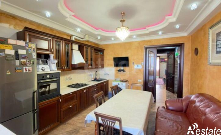 3-комн квартира проспект Али-Гаджи Акушинского, 49,  д. 49