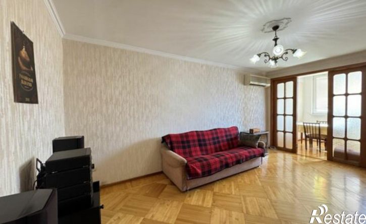 3-комн квартира улица Ирчи Казака, 3,  д. 3