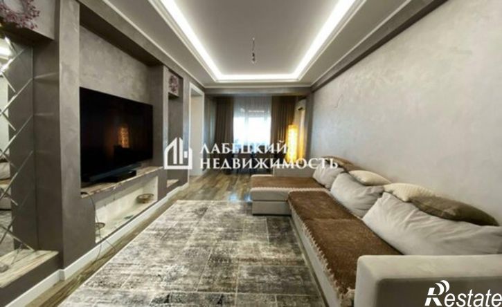 3-комн квартира улица Каммаева, 15В,  д. 15В