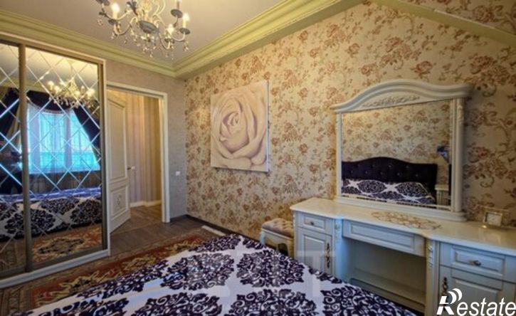 4-комн квартира пр-кт Гамидова, 7Б,  д. 7Б