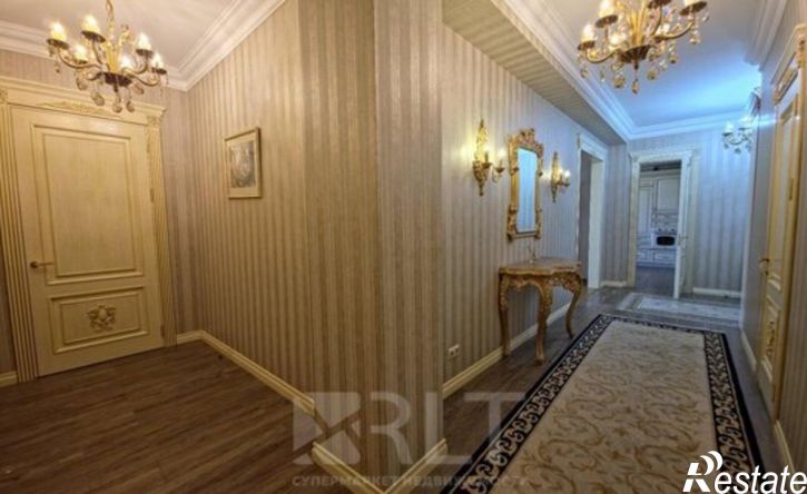 4-комн квартира пр-кт Гамидова, 7Б,  д. 7Б