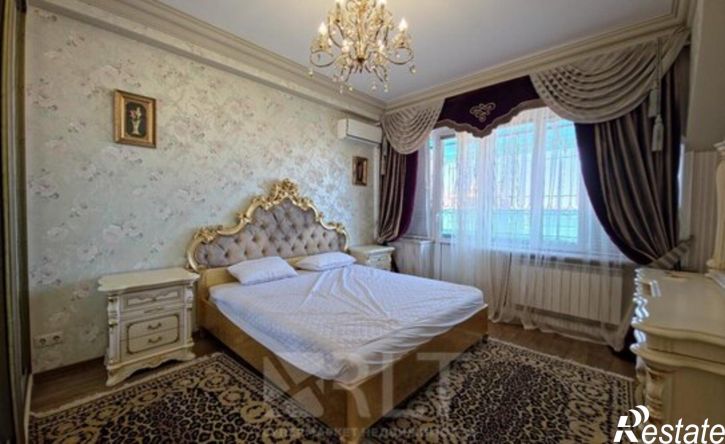 4-комн квартира пр-кт Гамидова, 7Б,  д. 7Б