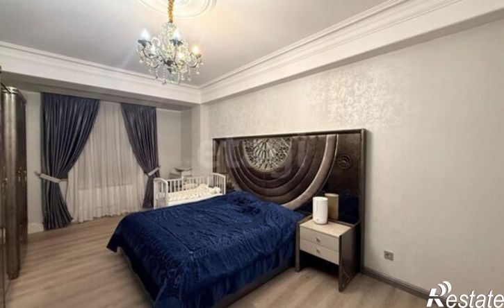 3-комн квартира улица Абдулхакима Исмаилова, 80В,  д. 80В