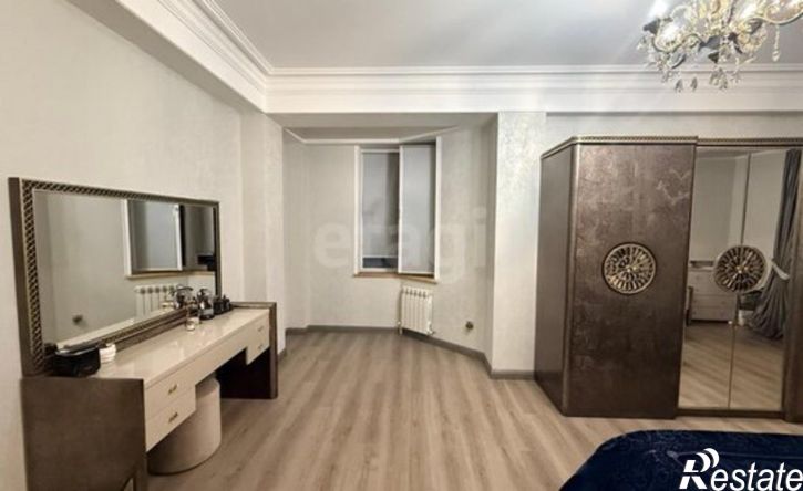 3-комн квартира улица Абдулхакима Исмаилова, 80В,  д. 80В