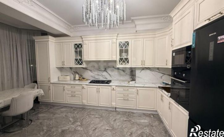 3-комн квартира улица Абдулхакима Исмаилова, 80В,  д. 80В
