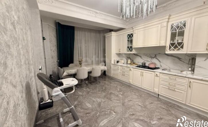 3-комн квартира улица Абдулхакима Исмаилова, 80В,  д. 80В