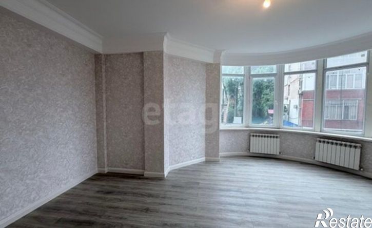 3-комн квартира ул Устарбекова, 6,  д. 6