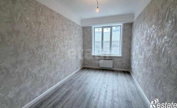 3-комн квартира ул Устарбекова, 6,  д. 6