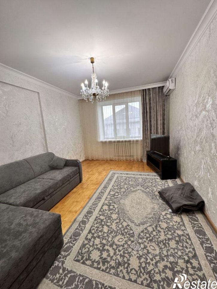 1-комн квартира проспект Насрутдинова, 52В,  д. 52В