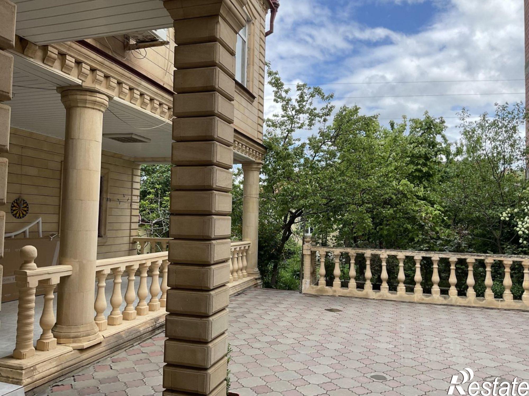 Купить дачу, дом, коттедж за 43 000 000 рублей на тупик Амет-Хана Султана 3-й, 15