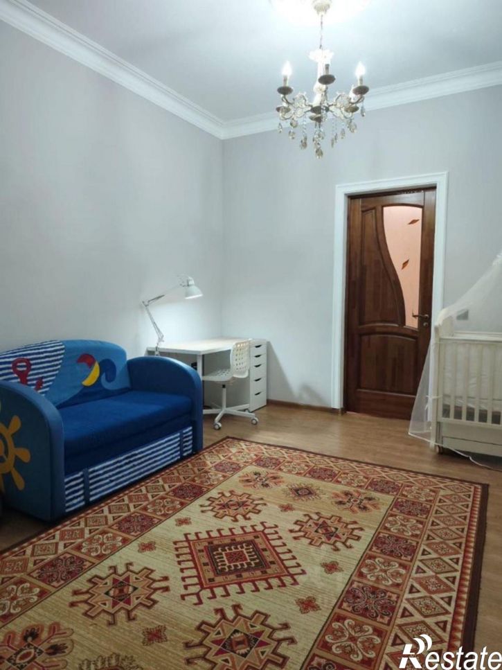 3-комн квартира ул Салаватова, 10,  д. 10