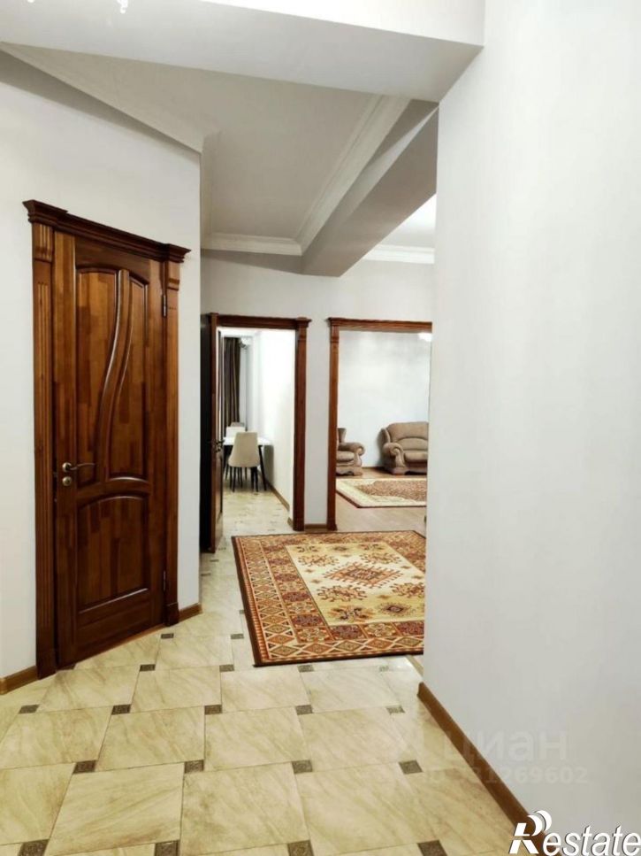 3-комн квартира ул Салаватова, 10,  д. 10