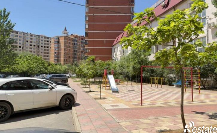 4-комн квартира улица Хаджи Булача, 17В,  д. 17В
