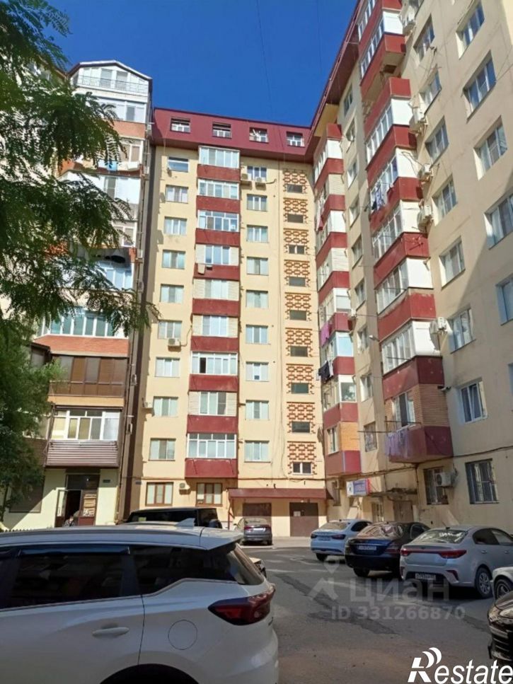 2-комн квартира улица Гайдара Гаджиева, 14И,  д. 14И