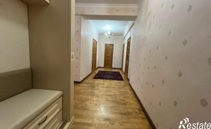 3-комн квартира проспект Насрутдинова, 52В,  д. 52В