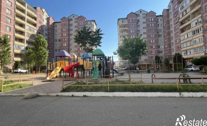 3-комн квартира проспект Насрутдинова, 52В,  д. 52В