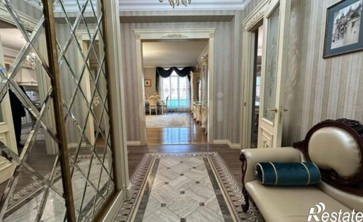 4-комн квартира проспект Гамидова, 7Б,  д. 7Б