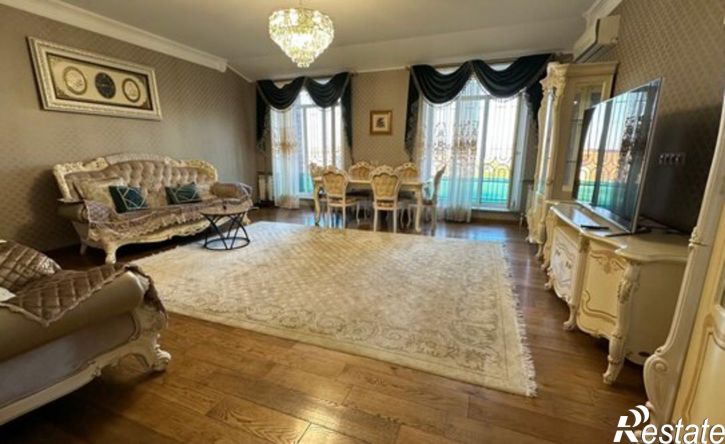 4-комн квартира проспект Гамидова, 7Б,  д. 7Б