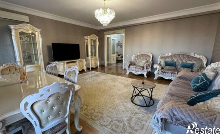 4-комн квартира проспект Гамидова, 7Б,  д. 7Б