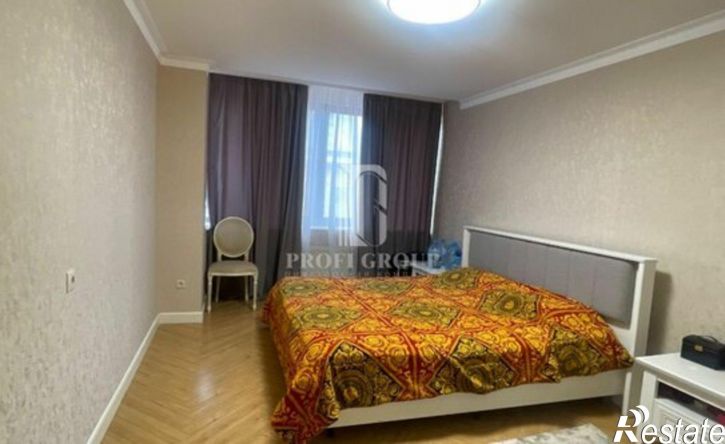 4-комн квартира улица Ирчи Казака, 3,  д. 3